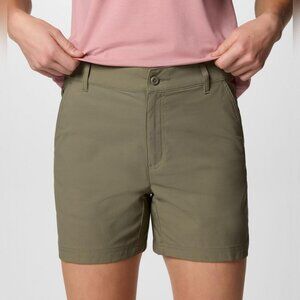 NWT Womens Columbia Size 2 Color Stone Green Hiking Walking Shorts